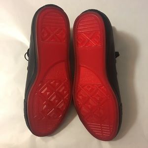 red bottom converse